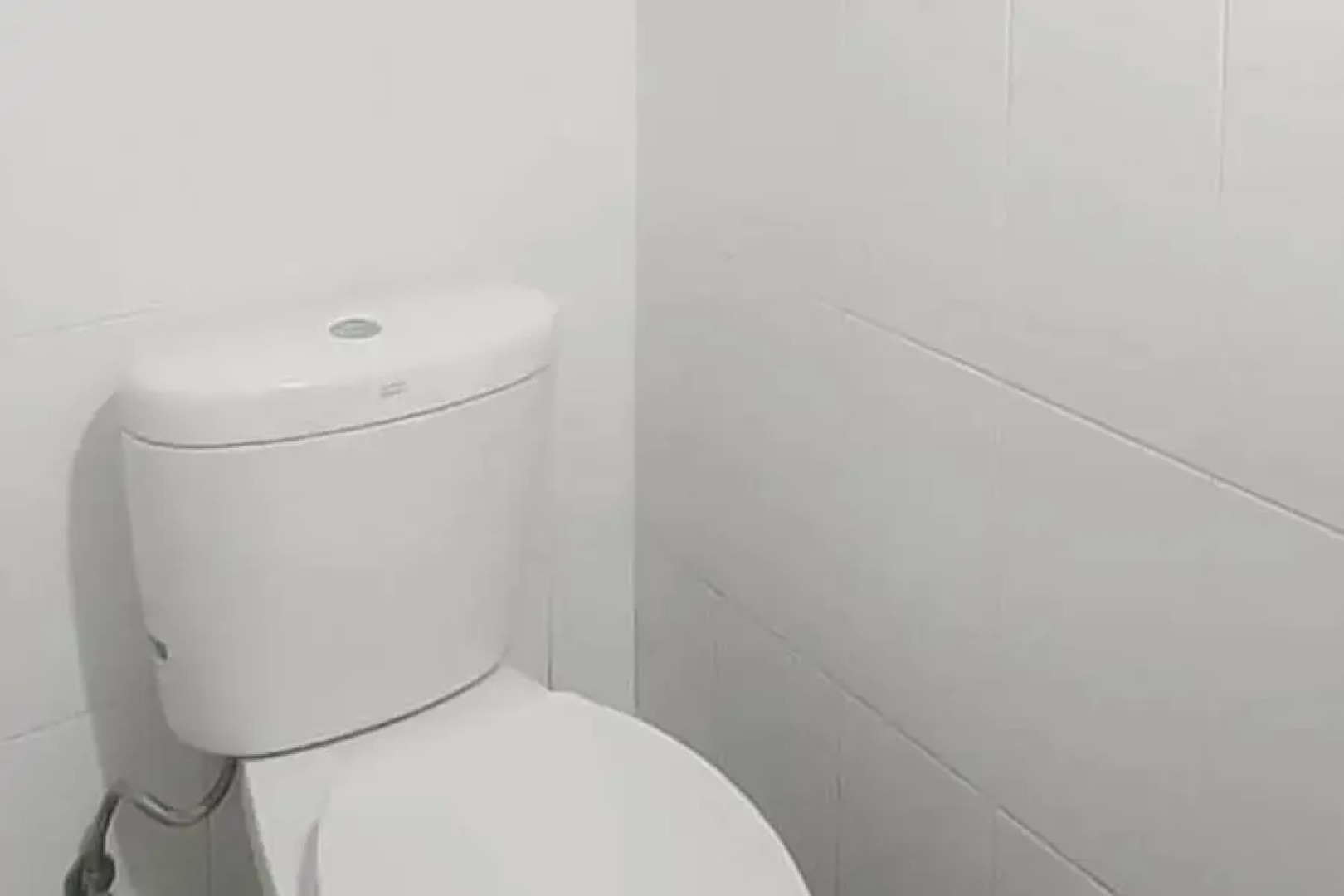 RedDoorz Apartemen @ Grand Sentraland Karawang