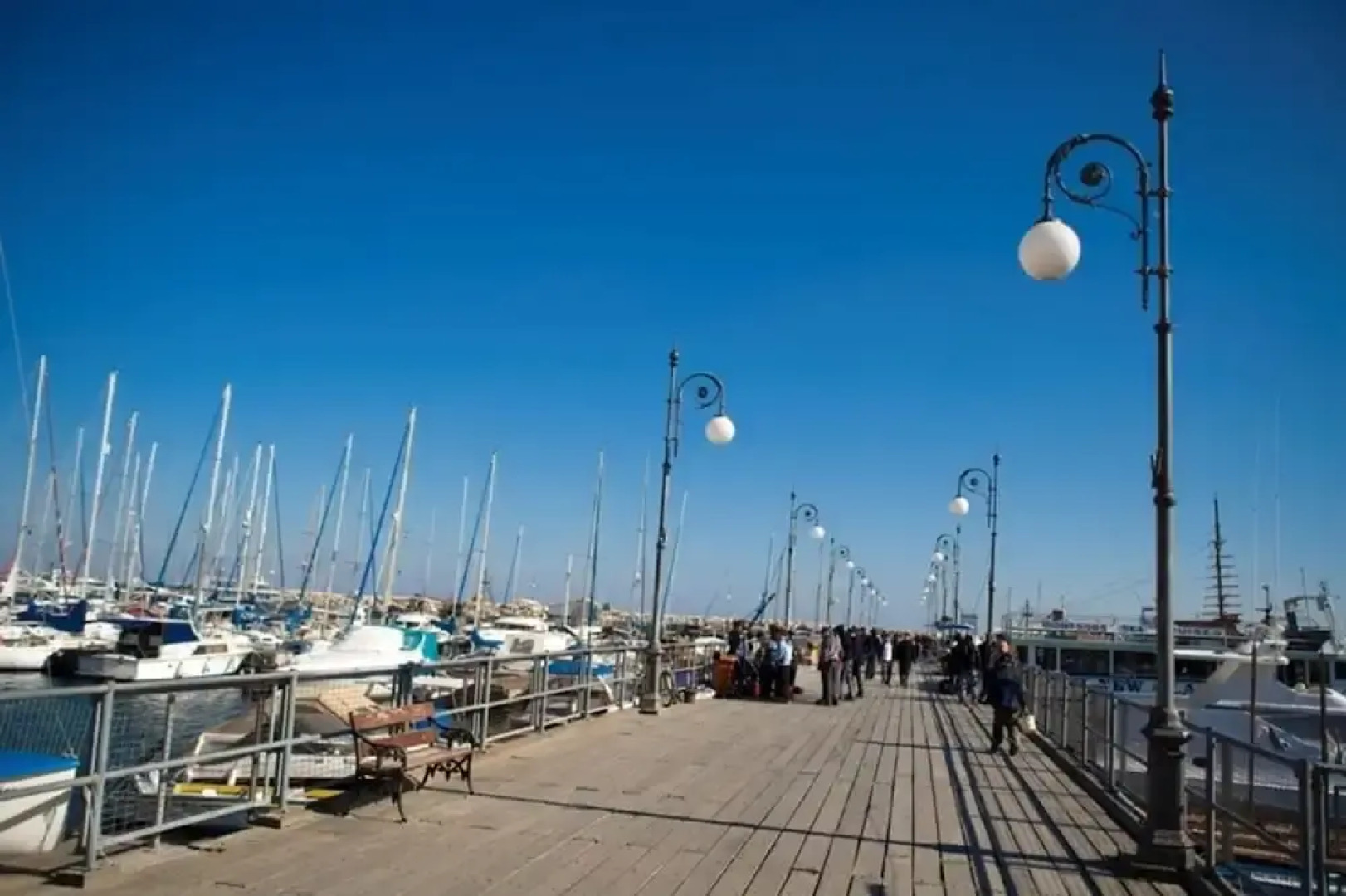 2 bed Apartment Overlooking Pool - Oroklini