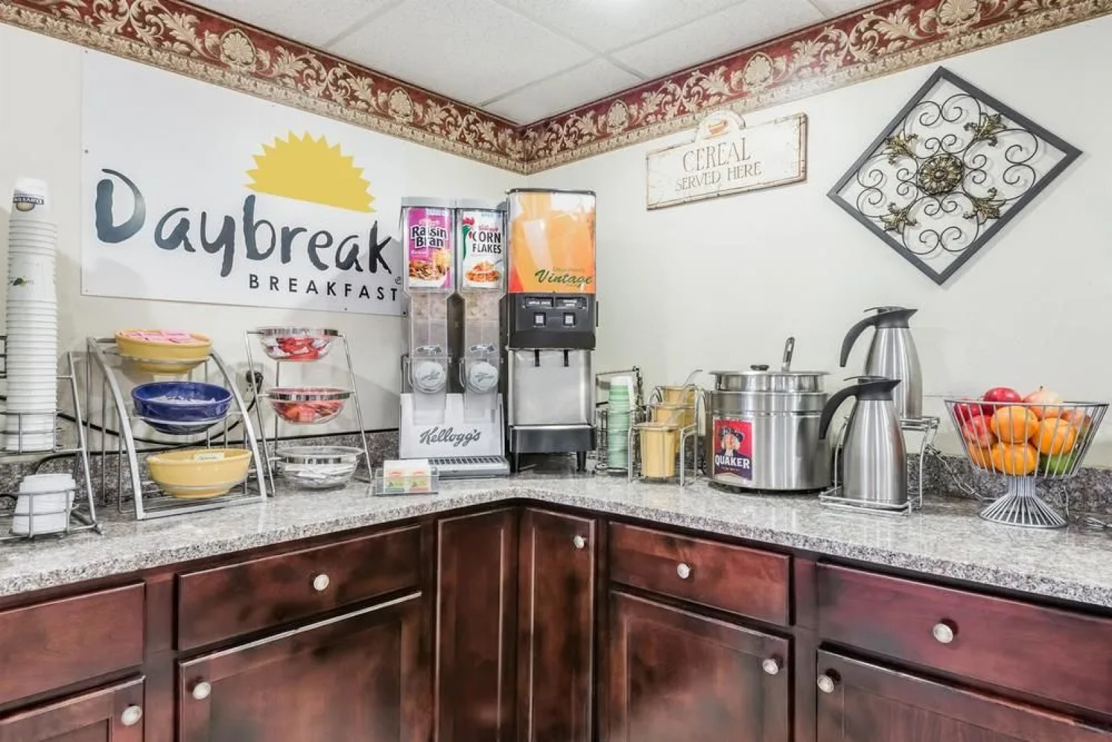 Days Inn And Suites Youngstown / Girard Ohio