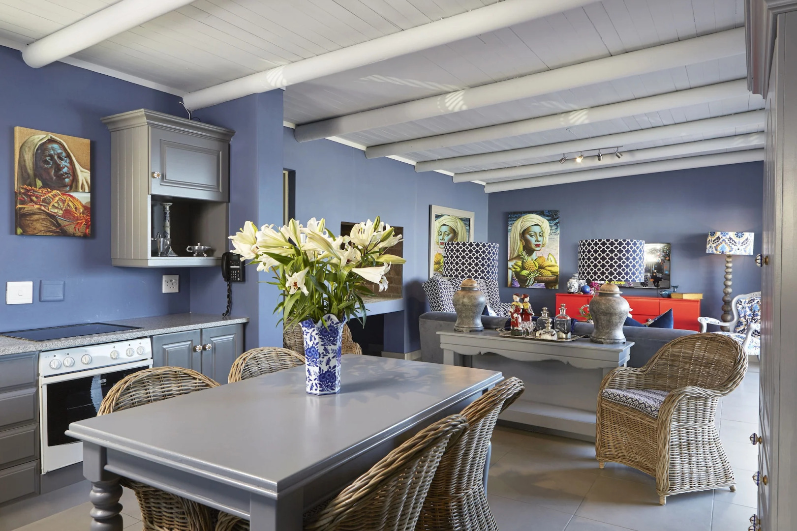 Abalone Hotel & Villas