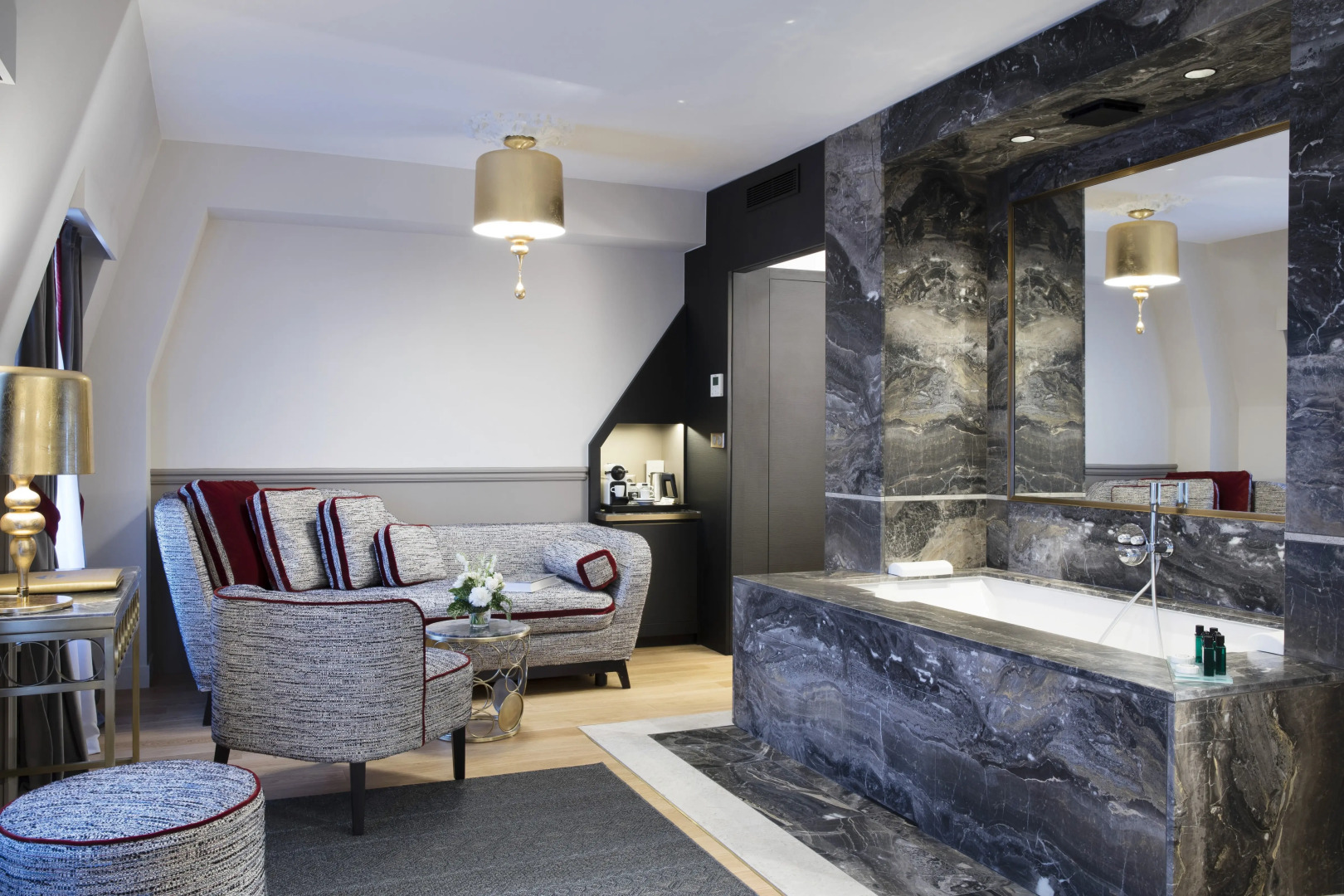 Hotel Lumen Paris Louvre