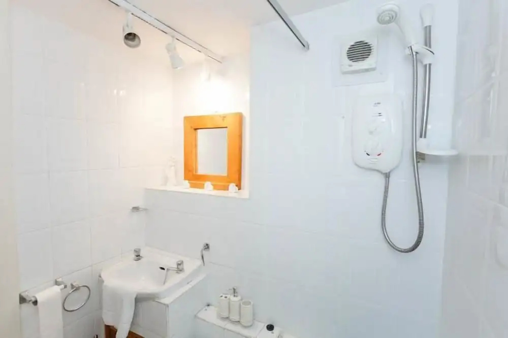 Sakina Apartment- Scottish Parliament 2