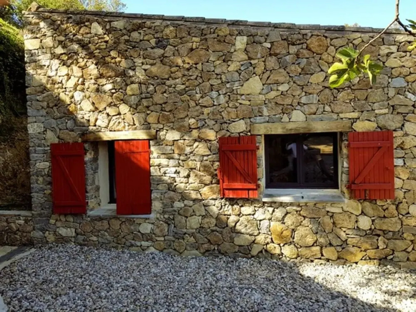 House With 3 Bedrooms in Saint-julien-de-la-nef, With Wonderful Mountain View, Pool Access and Enclosed Garden - 80 km From the Beach