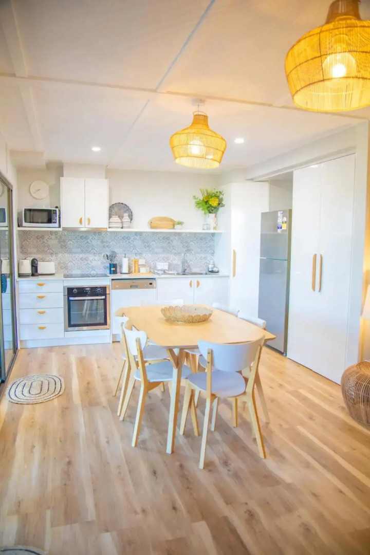 Yarabin - Luxury 6 Bedroom Home With Ocean Views