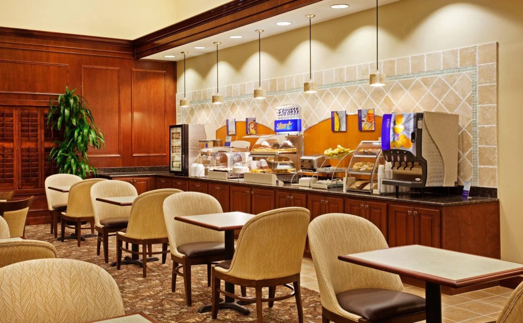 Holiday Inn Express & Suites Mt. Pleasant by IHG