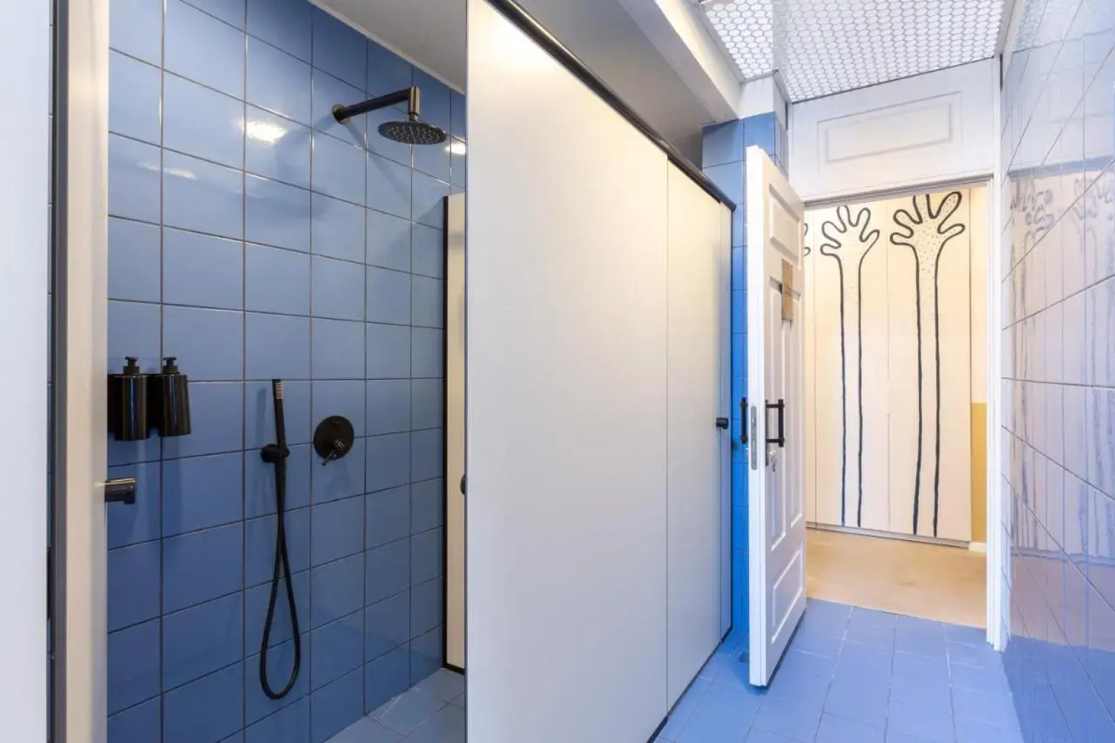 THE GUTMAN TLV - Neve Tzedek