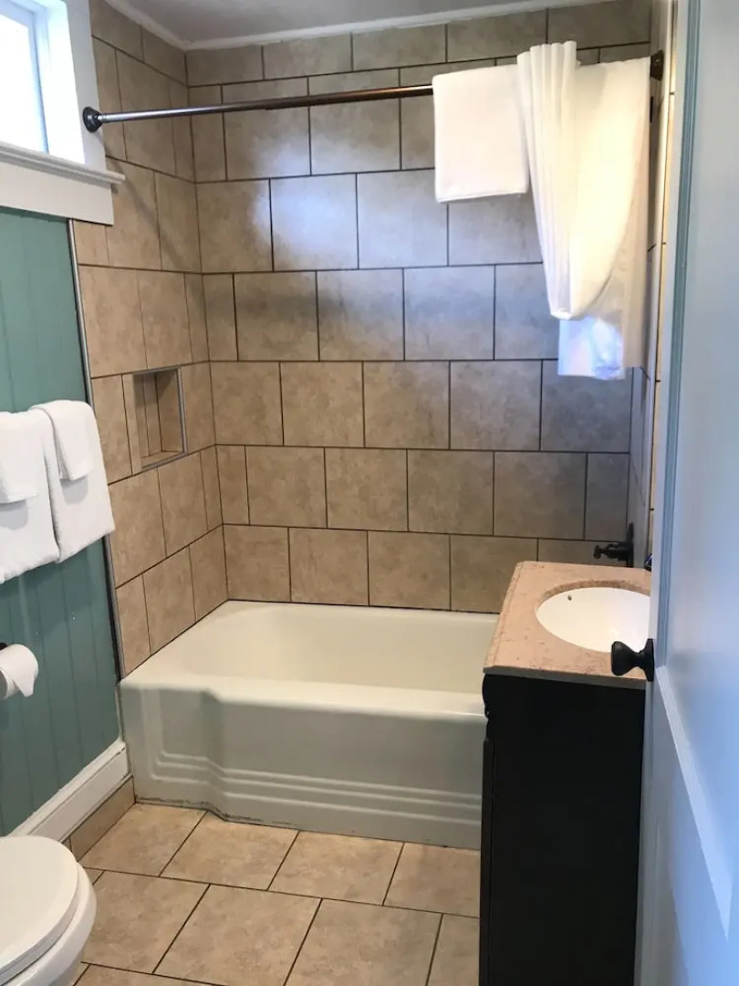 The Riverside Lodge at Chimney Rock