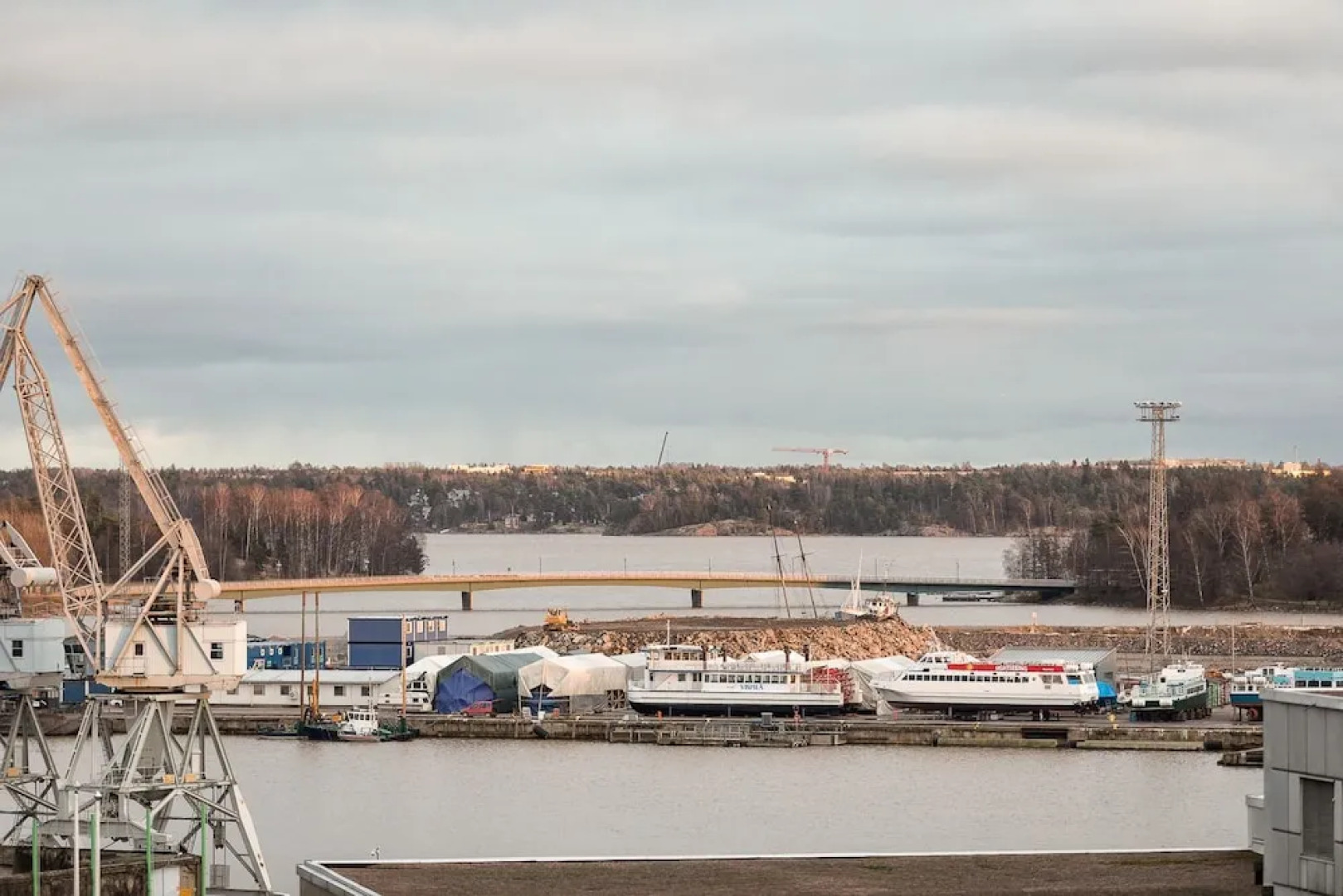 Seaside Downtown Apartment