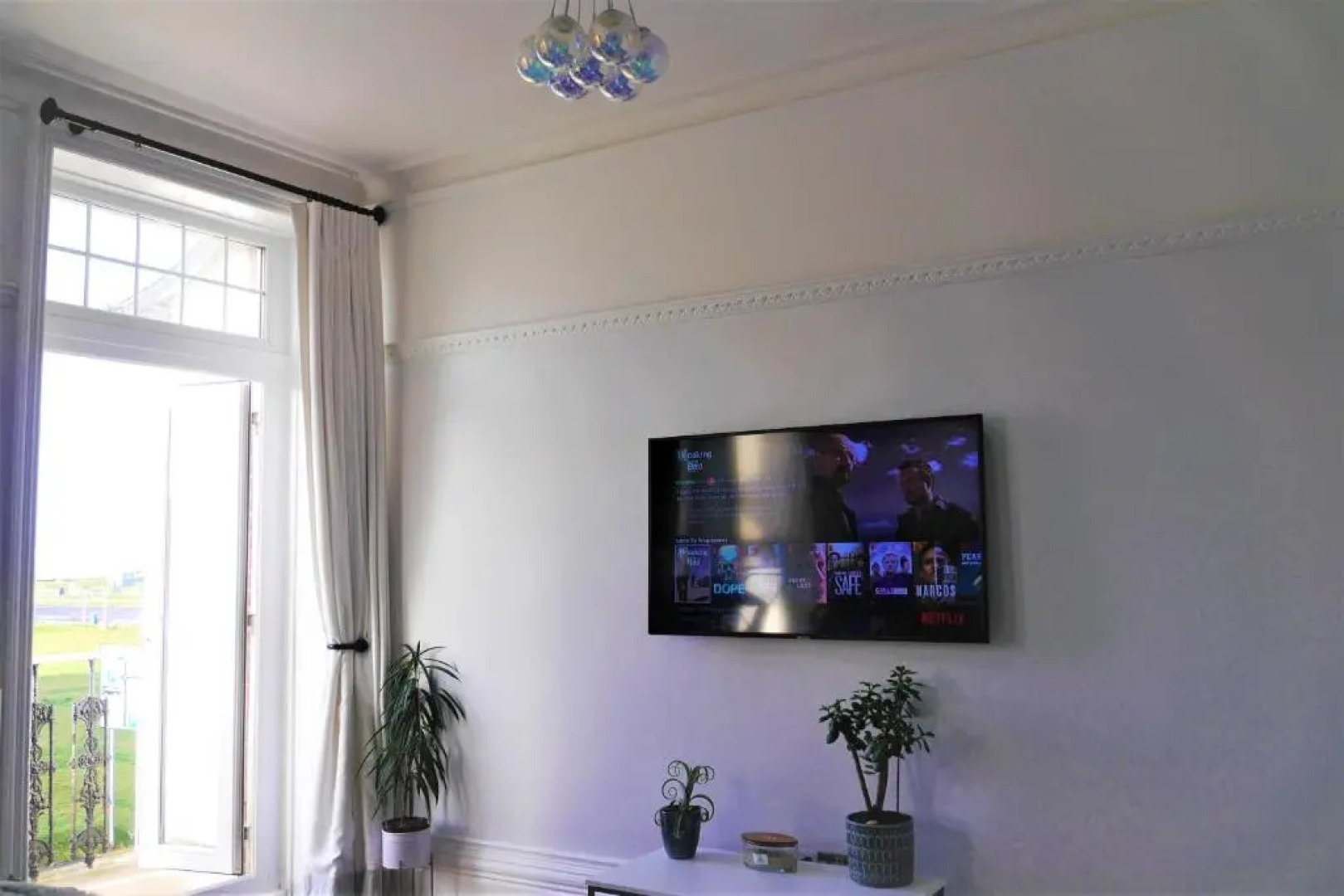 Beachfront SEA-VIEW apartment & BALCONY