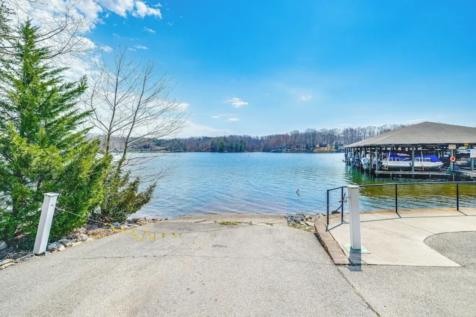 Resort Amenities & Beach Access: Huddleston Condo