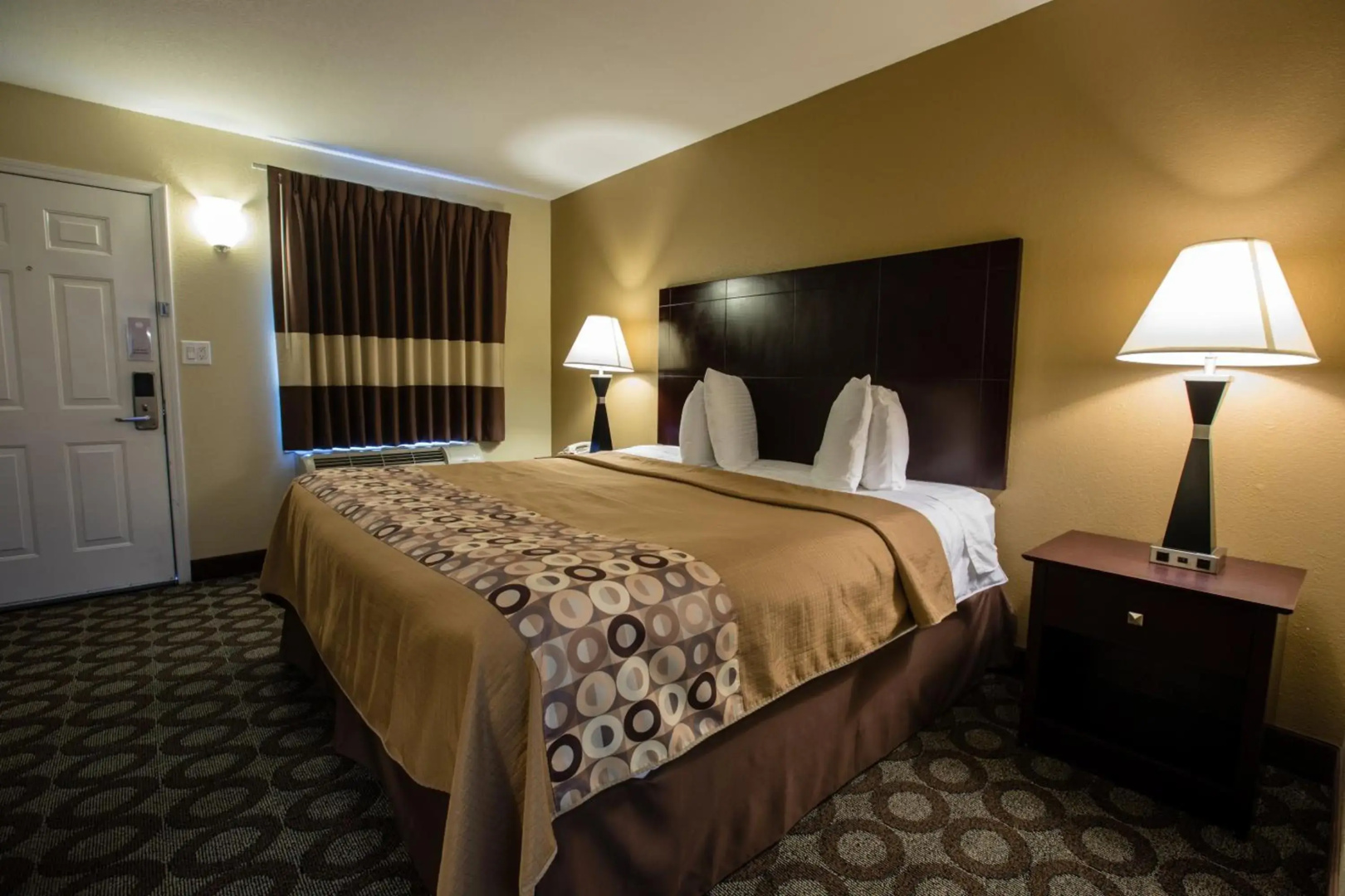 Relax Inn & Suites
