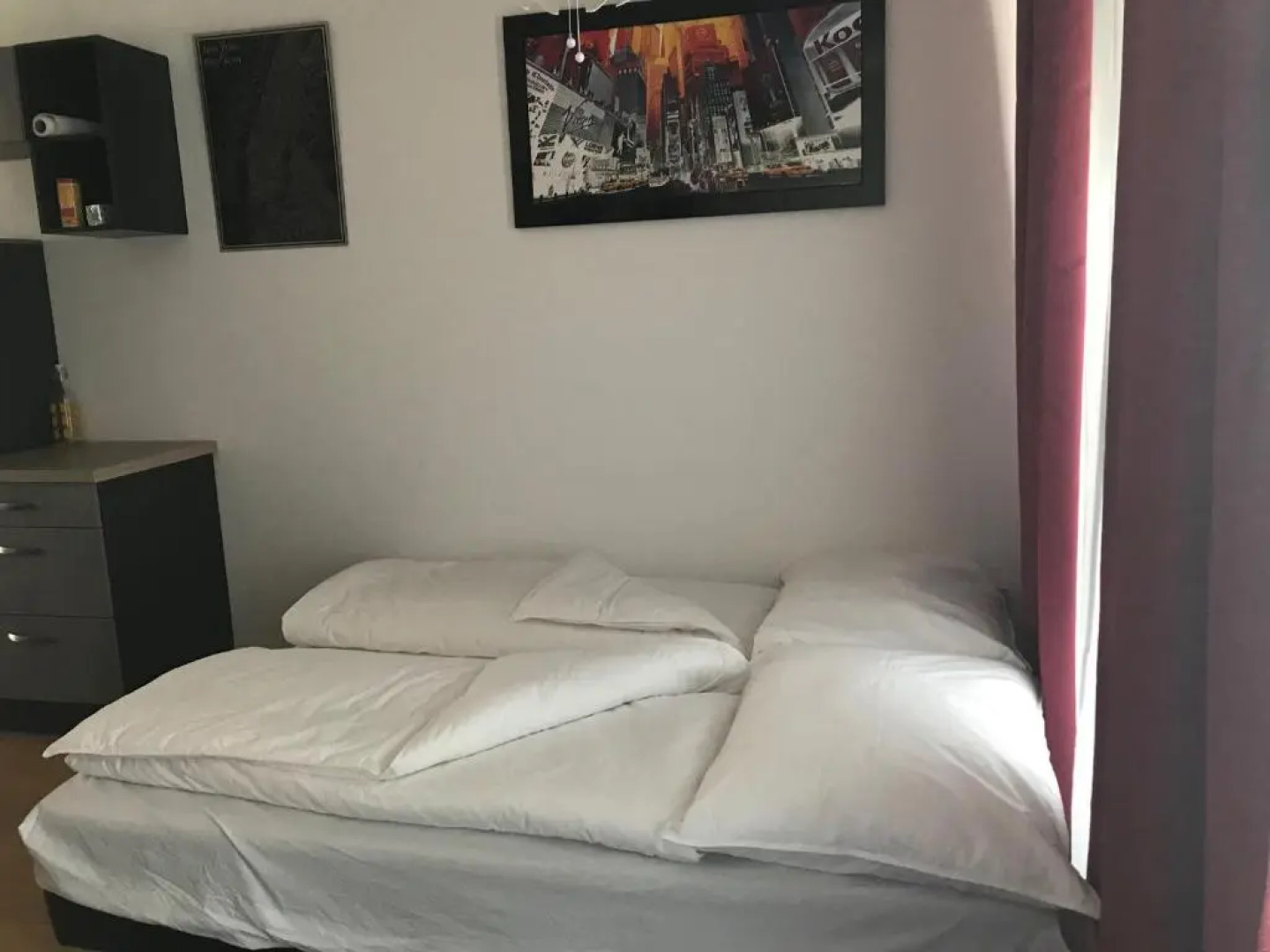 Red Flower Apartment with Pool - 5 min to Lake