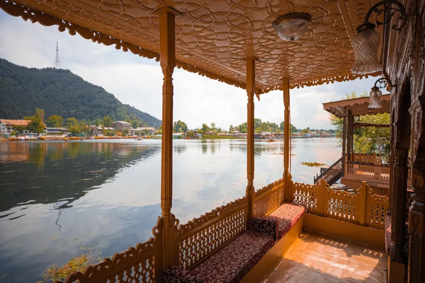 Sea Hawk Group Of Houseboat