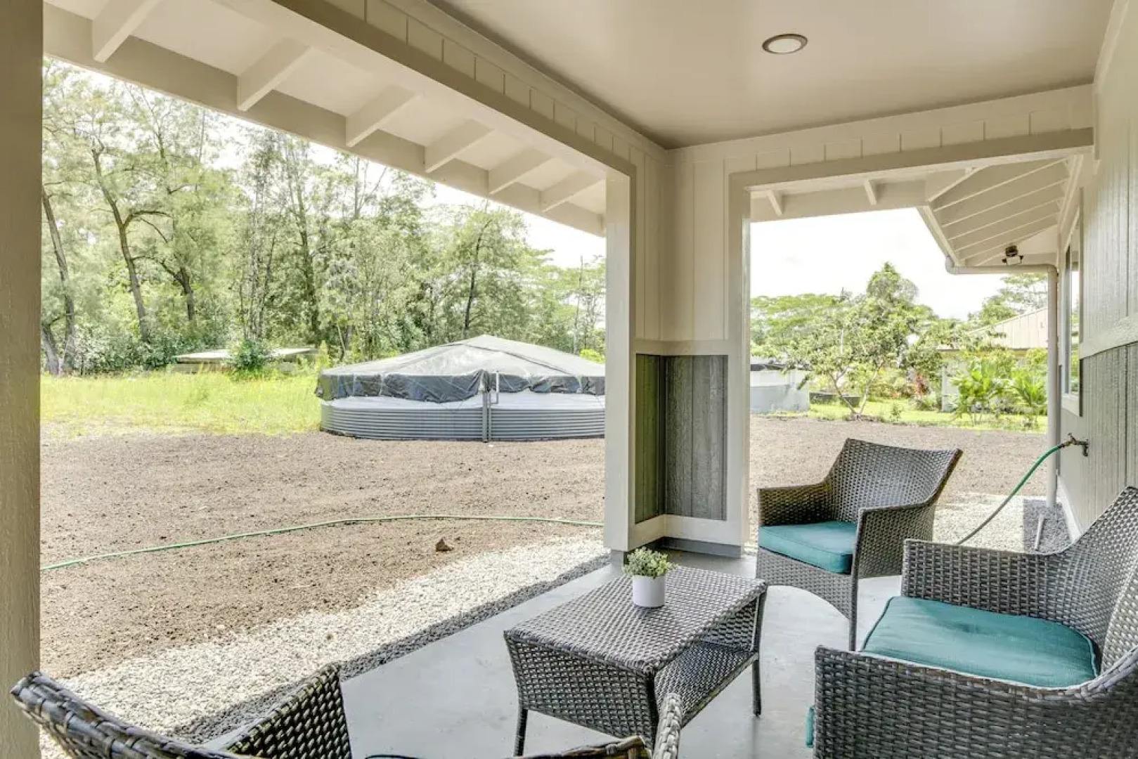 Keaau Getaway w/ Patio, 3 Mi to Shipman Beach!