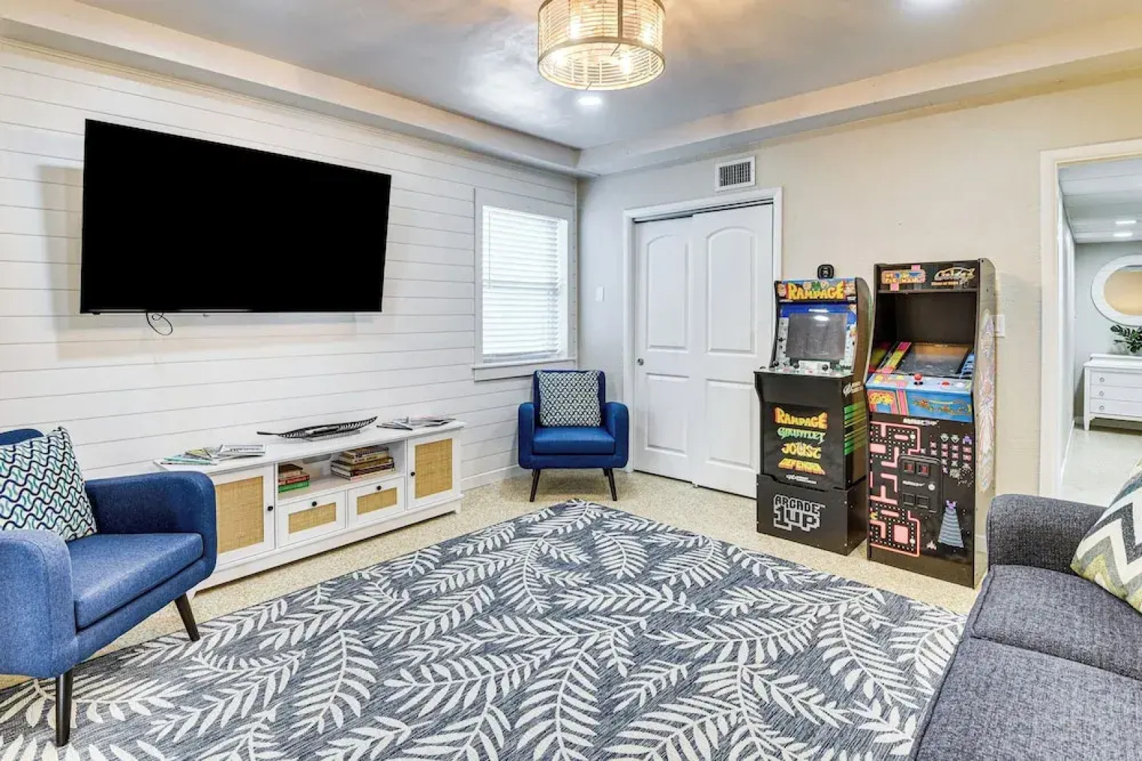 Apt 3 Mi to Beach & Daytona Boardwalk Amusements!