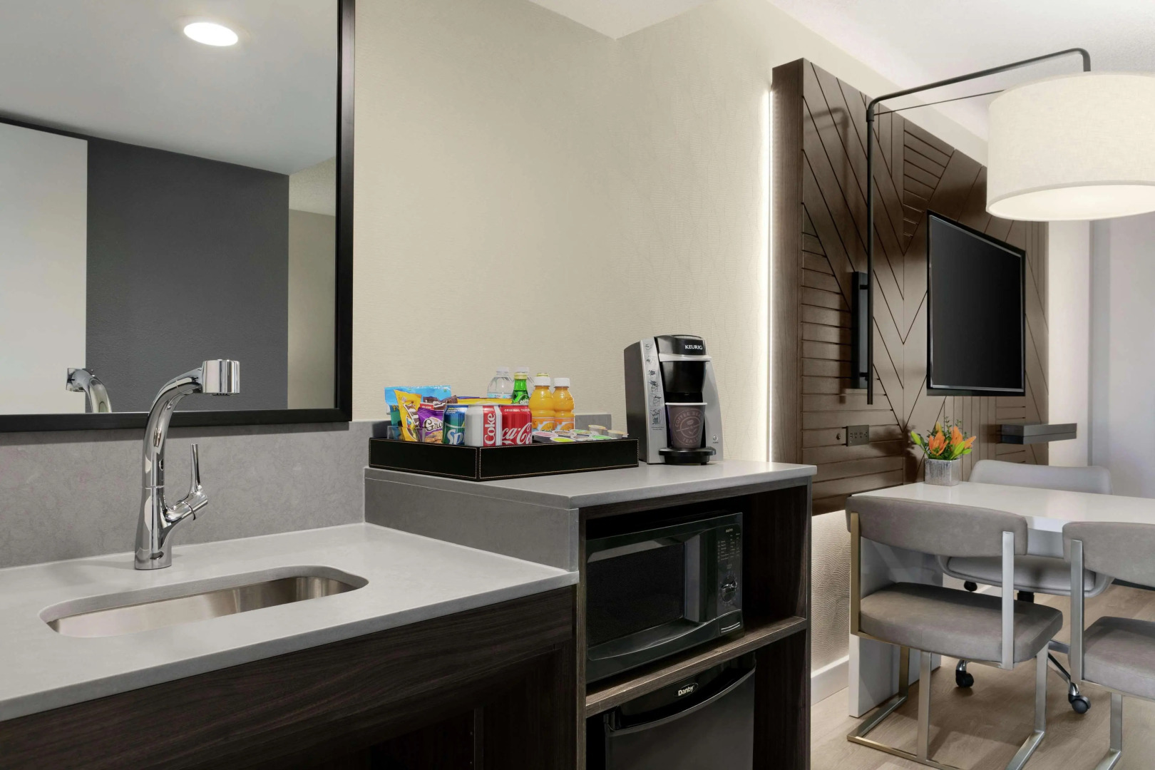 Embassy Suites by Hilton Los Angeles Downey