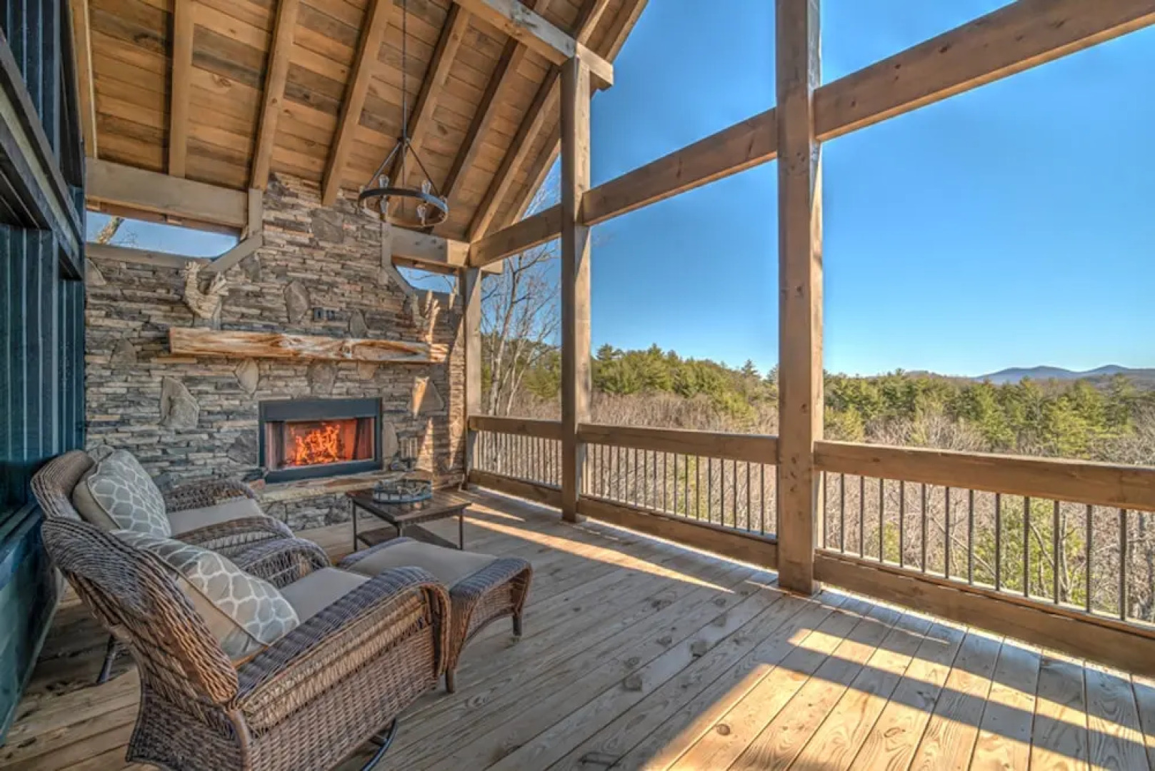 Bear Claw Cabin by Escape to Blue Ridge