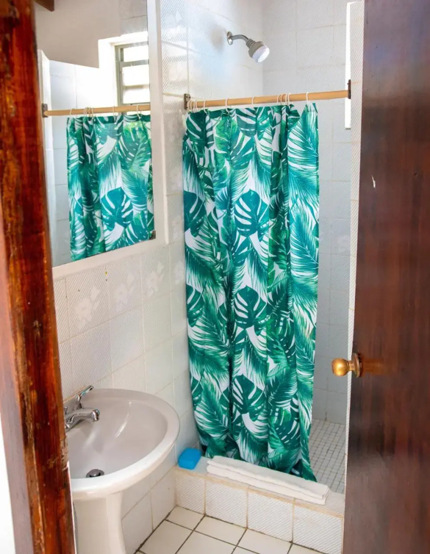 Tropical Breeze Guest House