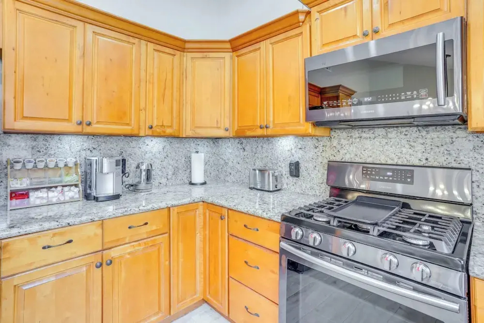 Idyllic Tustin Home w/ Private Patio & Grill