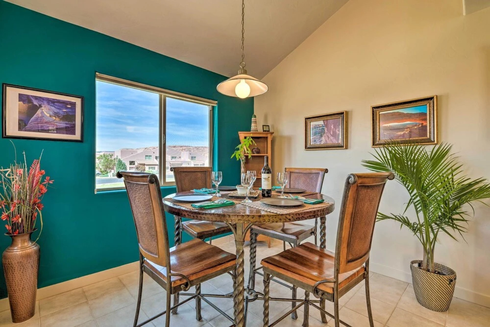 Moab Townhome w/ Patio - 11 Mi. to Arches NP!