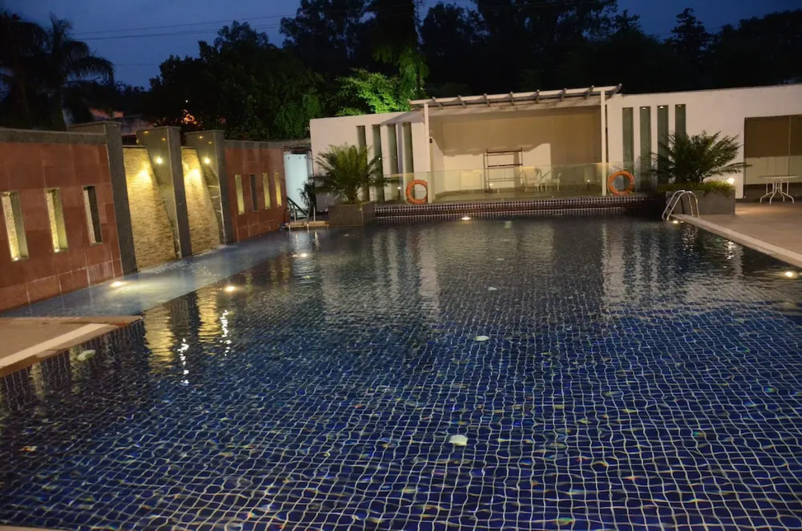 Chanakya BNR Hotel