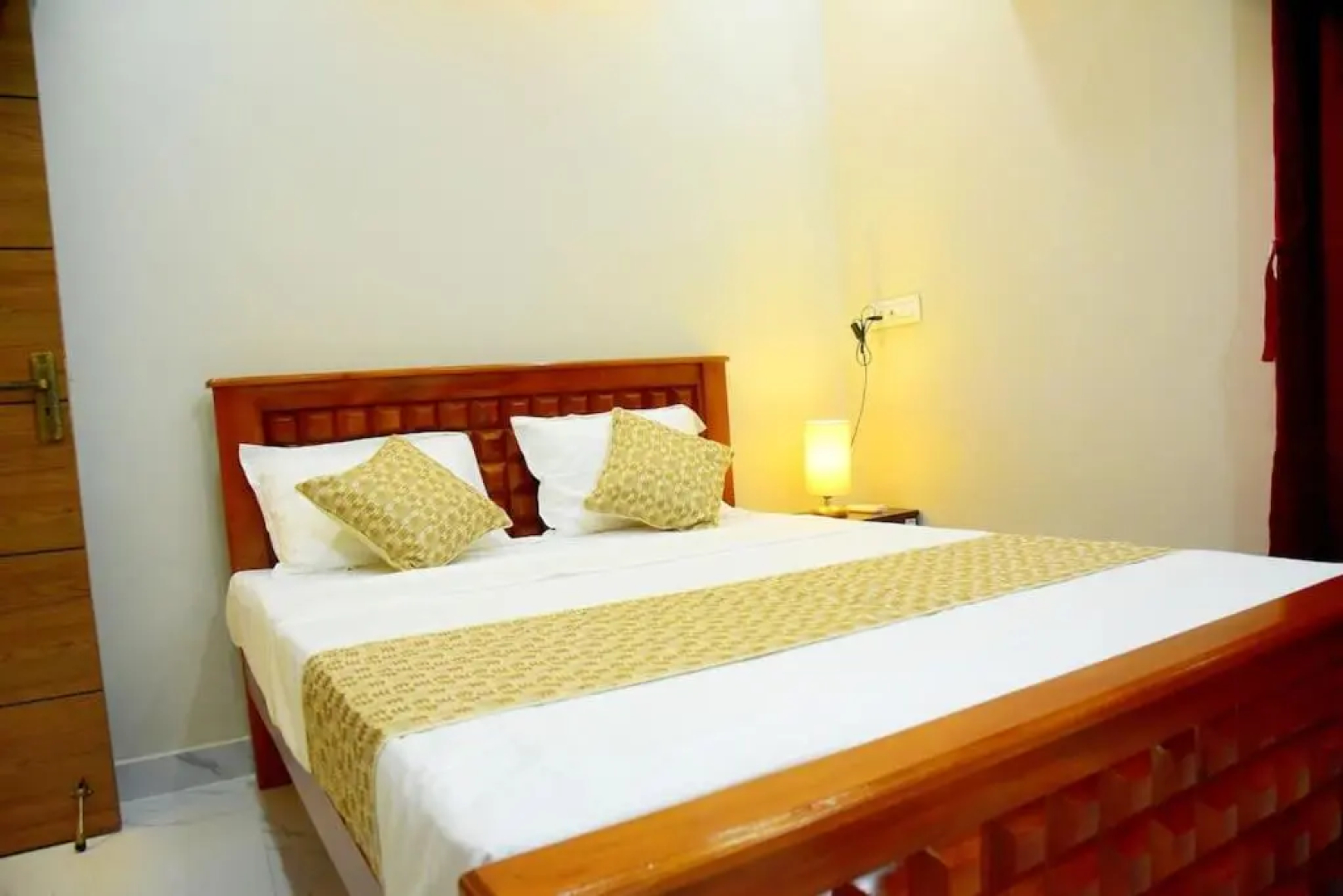 Sri Apartment 2BHK For Familys Couples Parking A1