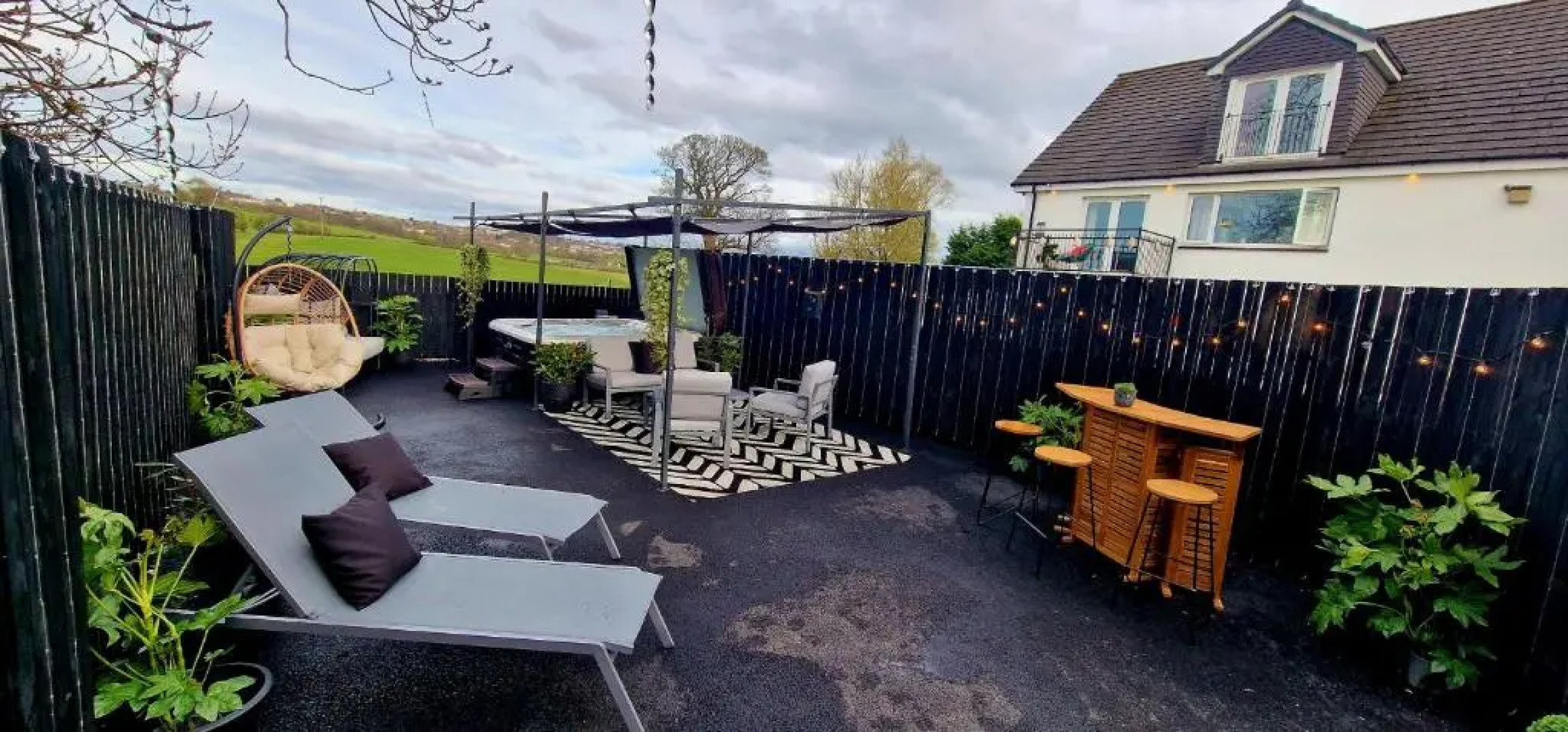 The Black Wolf Suite @ The Grumpy Schnauzer B&B