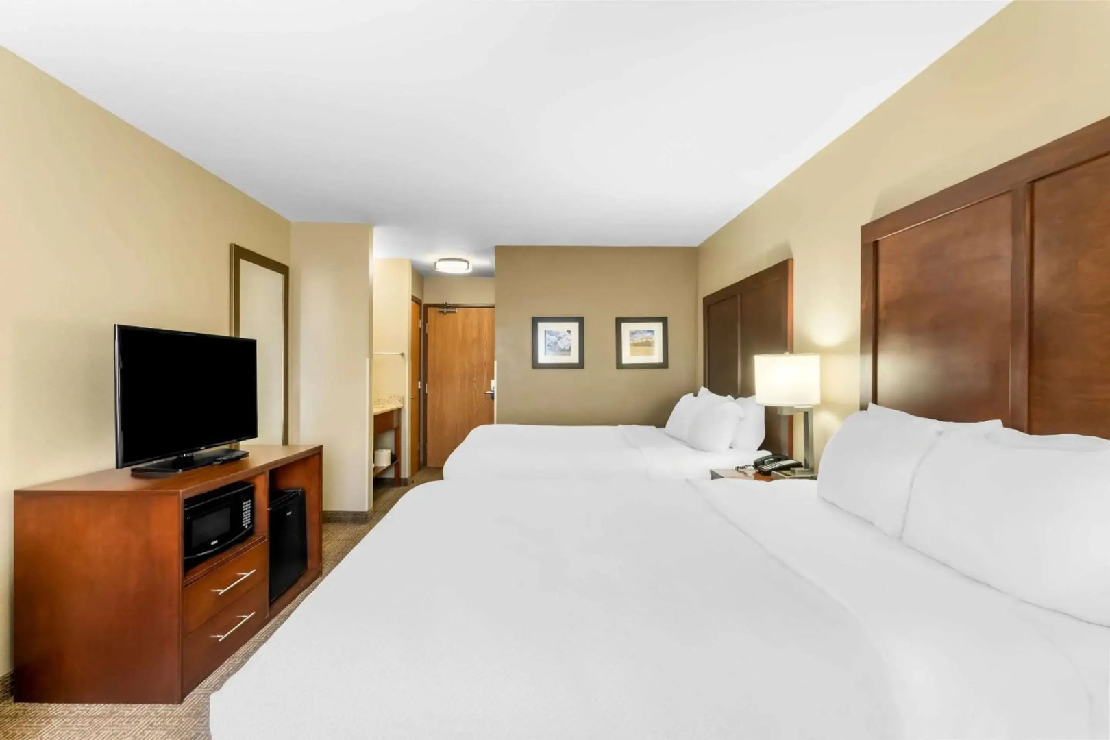 Comfort Inn & Suites Near University of Wyoming