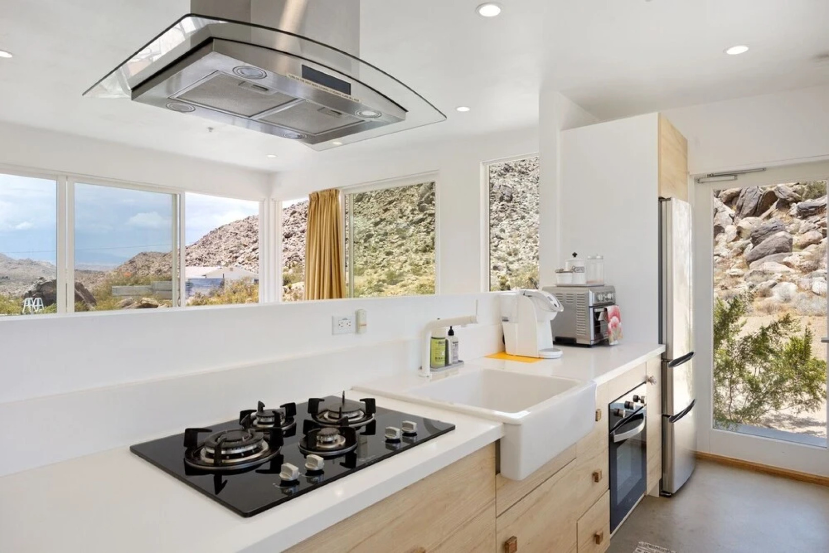 House Of Intellect - Hot Tub, Pool Fire Pit And Views! 1 Bedroom Home by Redawning