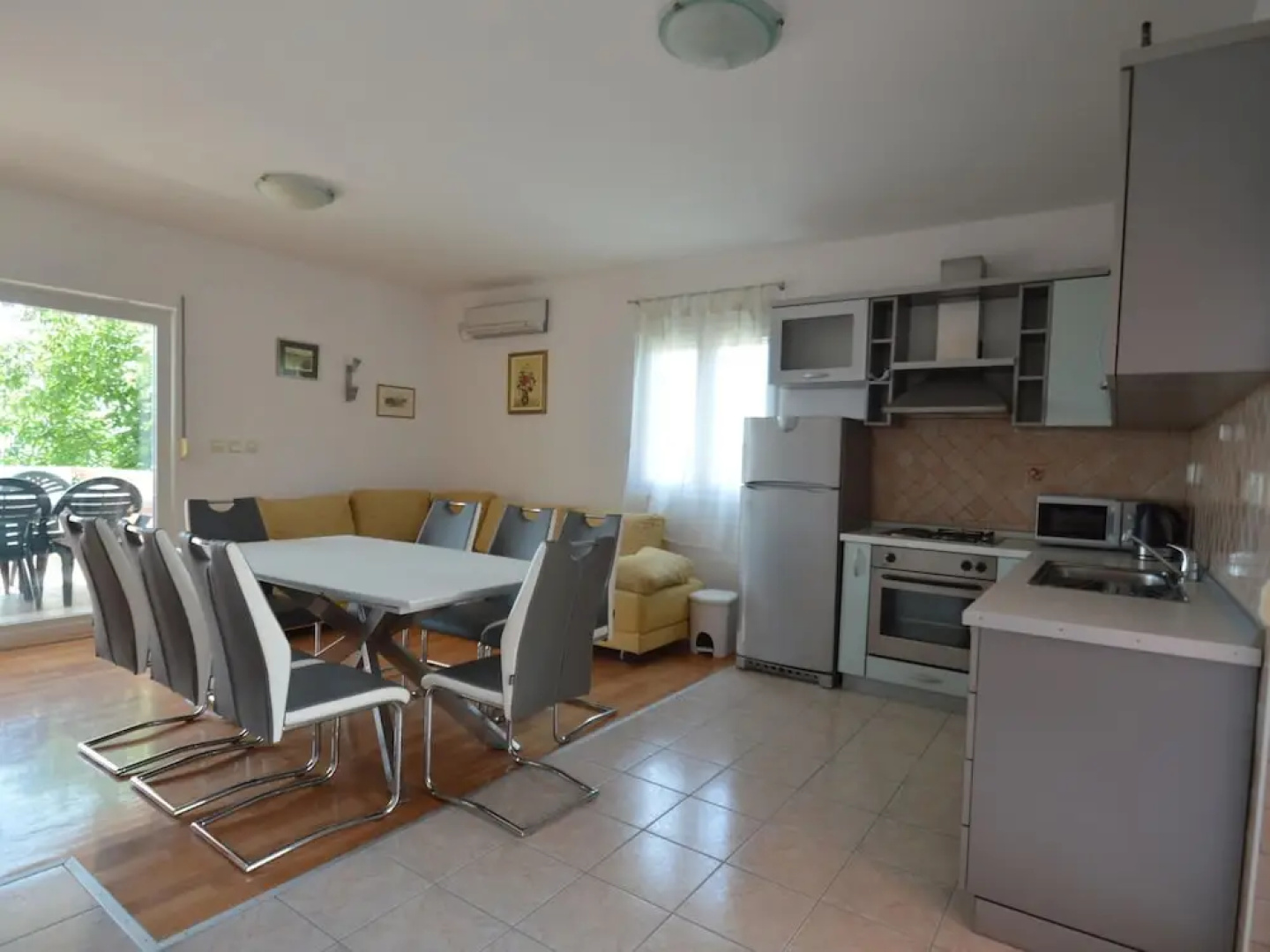 Spacious Holiday Home With sea View Terraces , Heatable Pool, 70m From the sea