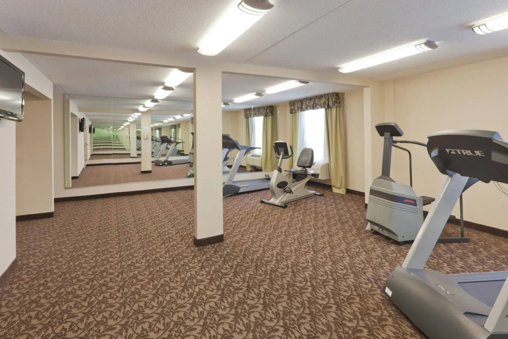 Quality Inn & Suites Downtown Mansfield