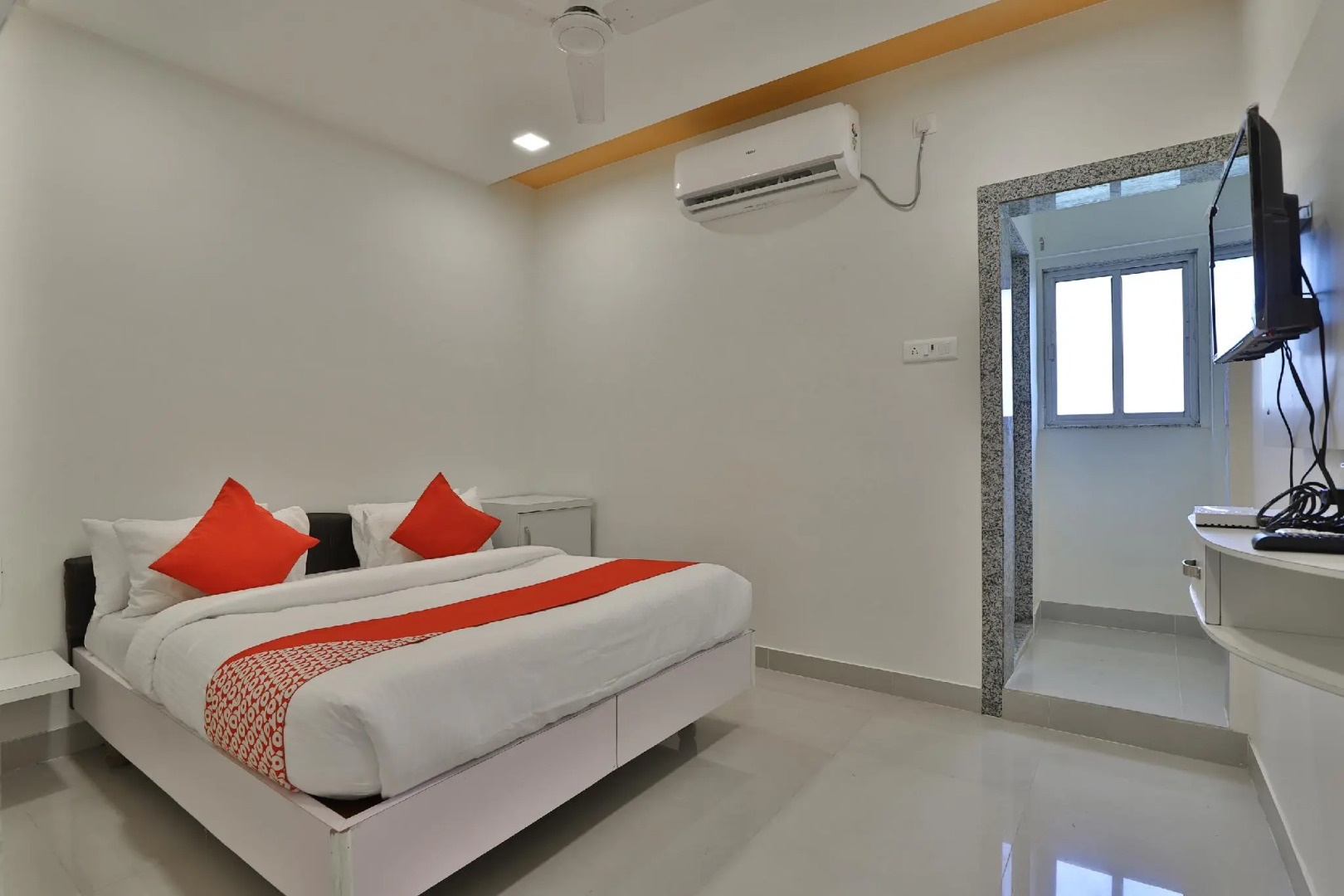 OYO 28248 Hotel Balaji Inn