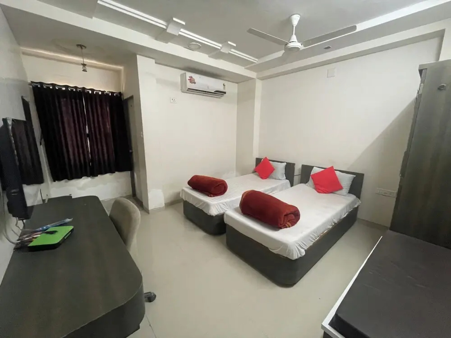 Hotel Narayan Executive Gujrat