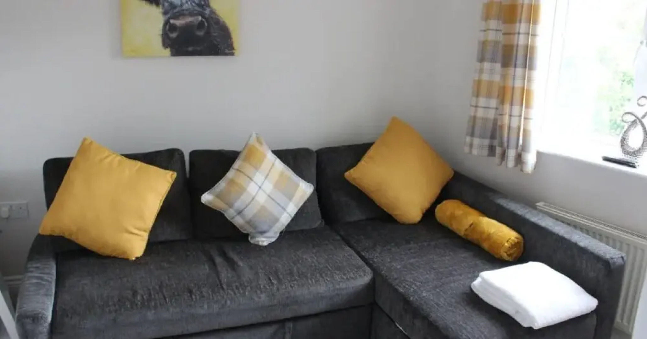 Dog Friendly - 4 Bed House - Sleeps 10 - Pool Table