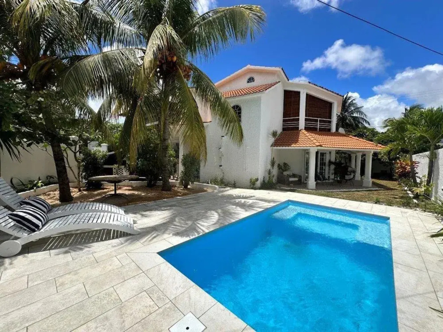 Xanadu Beach Villa 1 Min Walk To The Beach