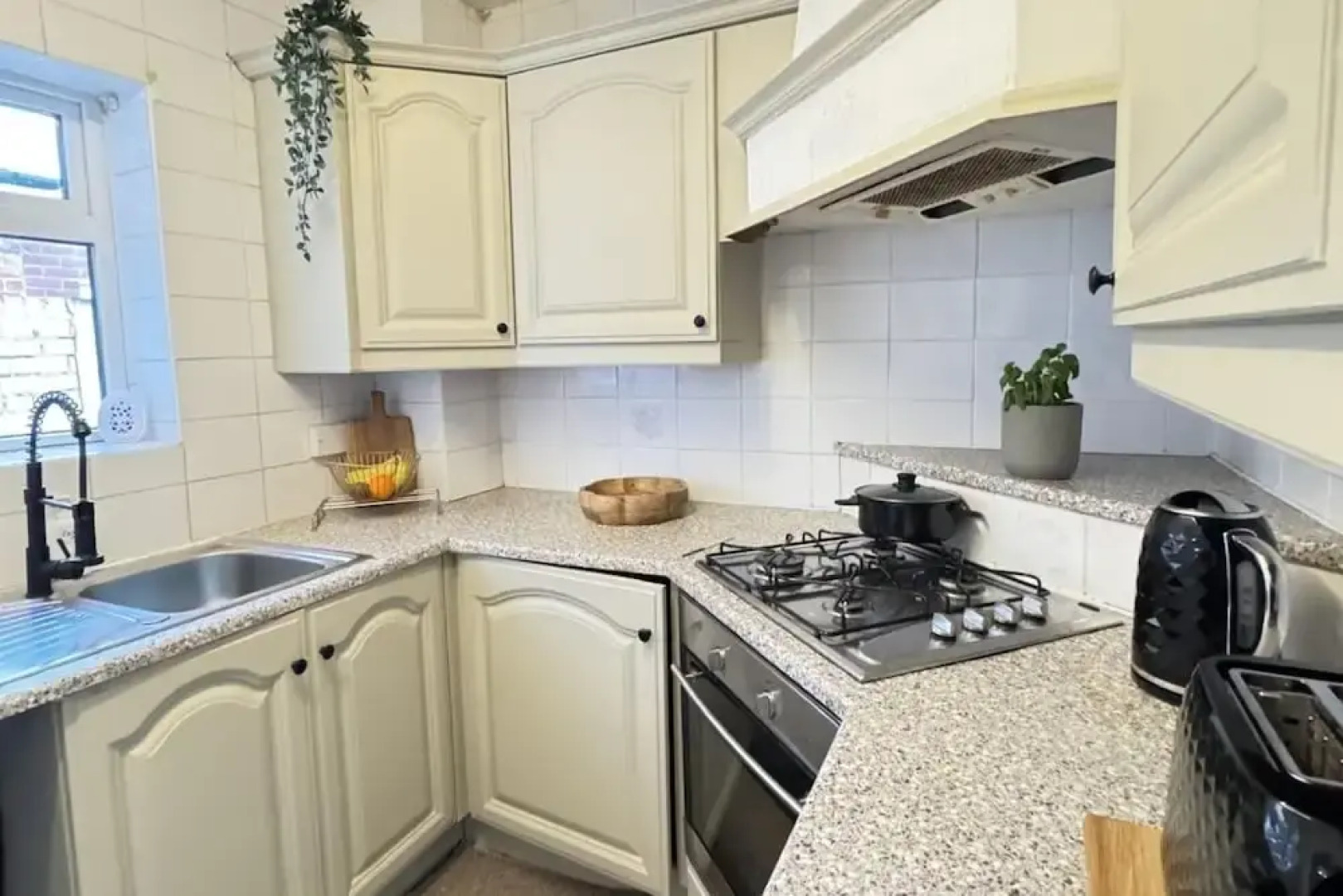 Unwind at Hebburn House-your Serene Retreat Awaits