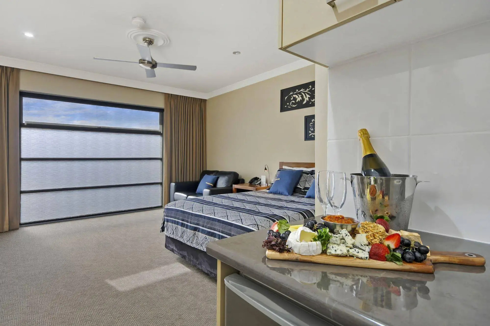 Bridges on Argyle Motel & Apartments