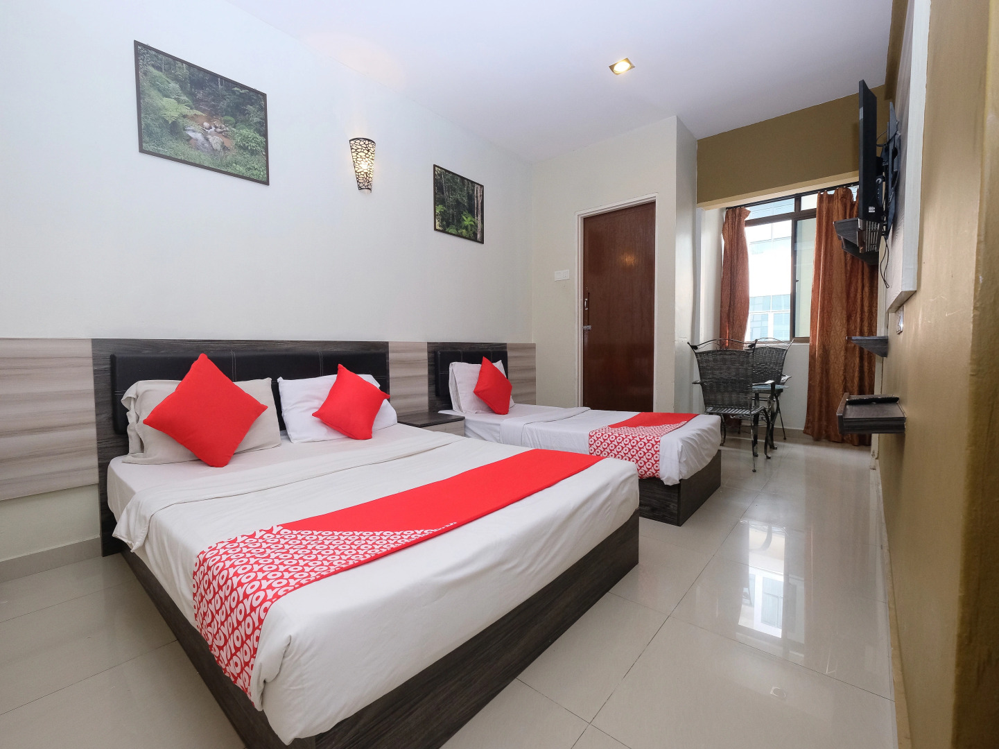 OYO 1153 Heaven Hill Hotel 1