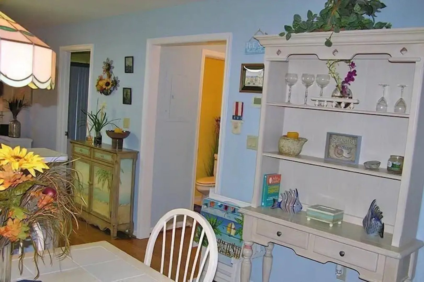 Harbour Club B16 2 Bedroom Condo by RedAwning