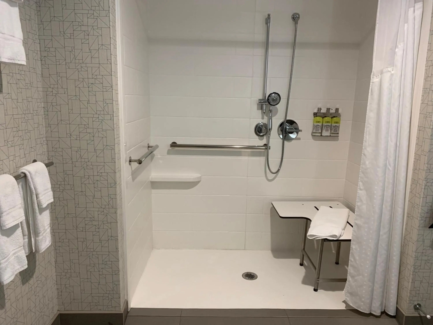 Holiday Inn Express & Suites Moore by IHG