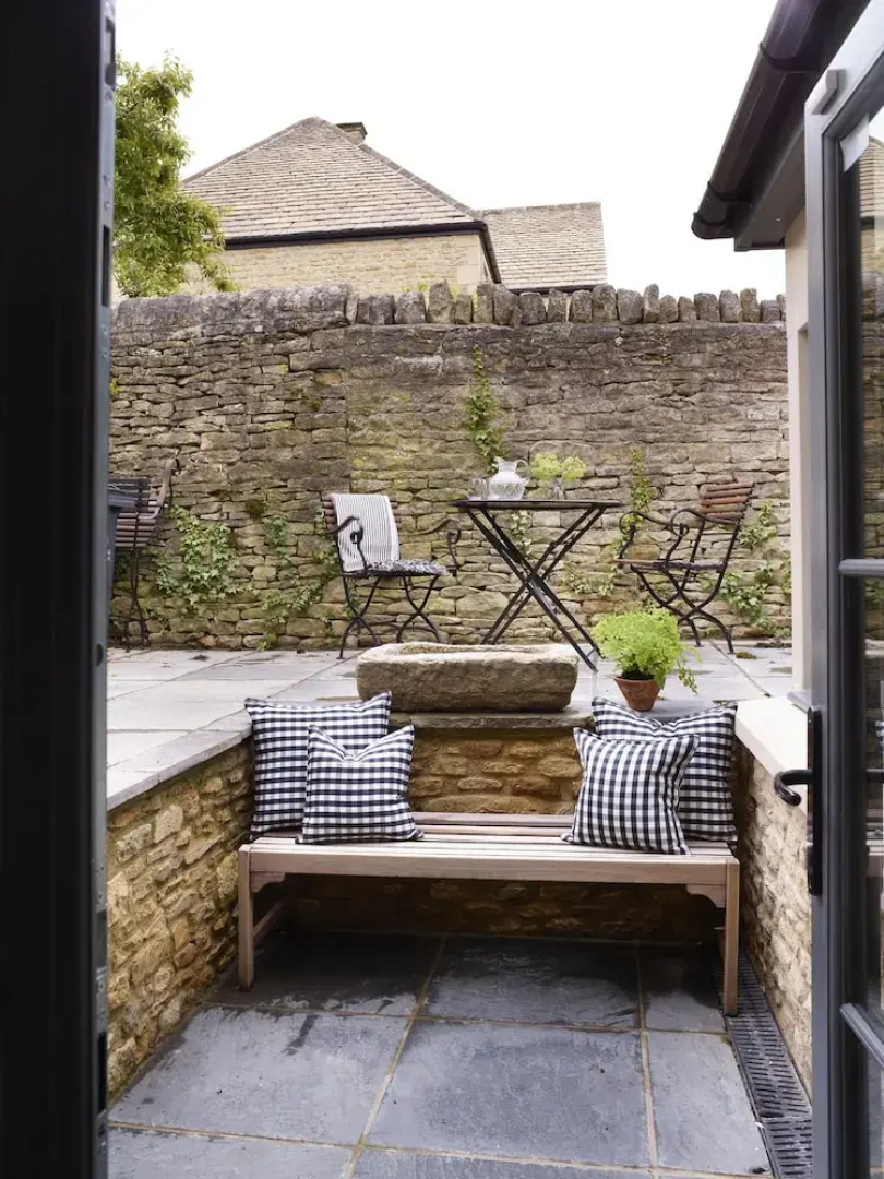 Browns Cottage - Cotswolds