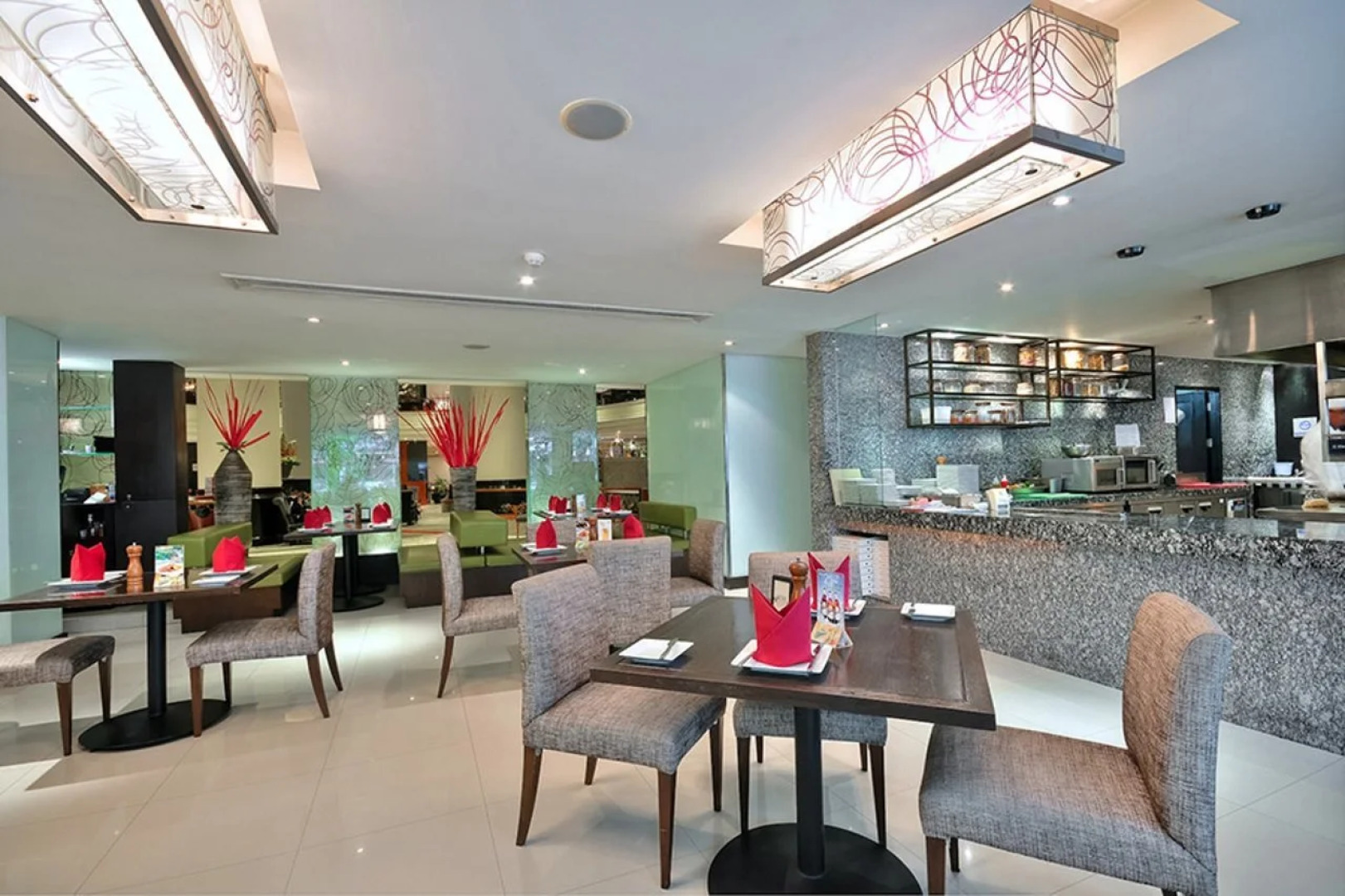 Narai Hotel (SHA Extra Plus)