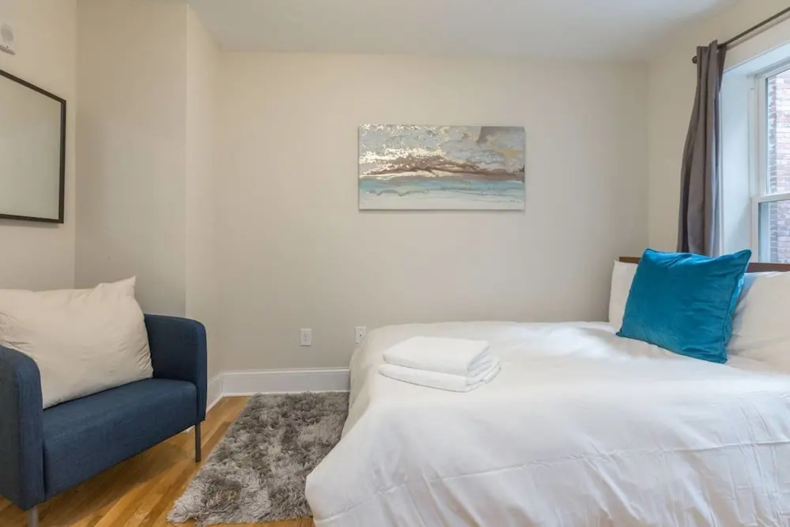 Superb 3br/2ba Apt in North End by Domio