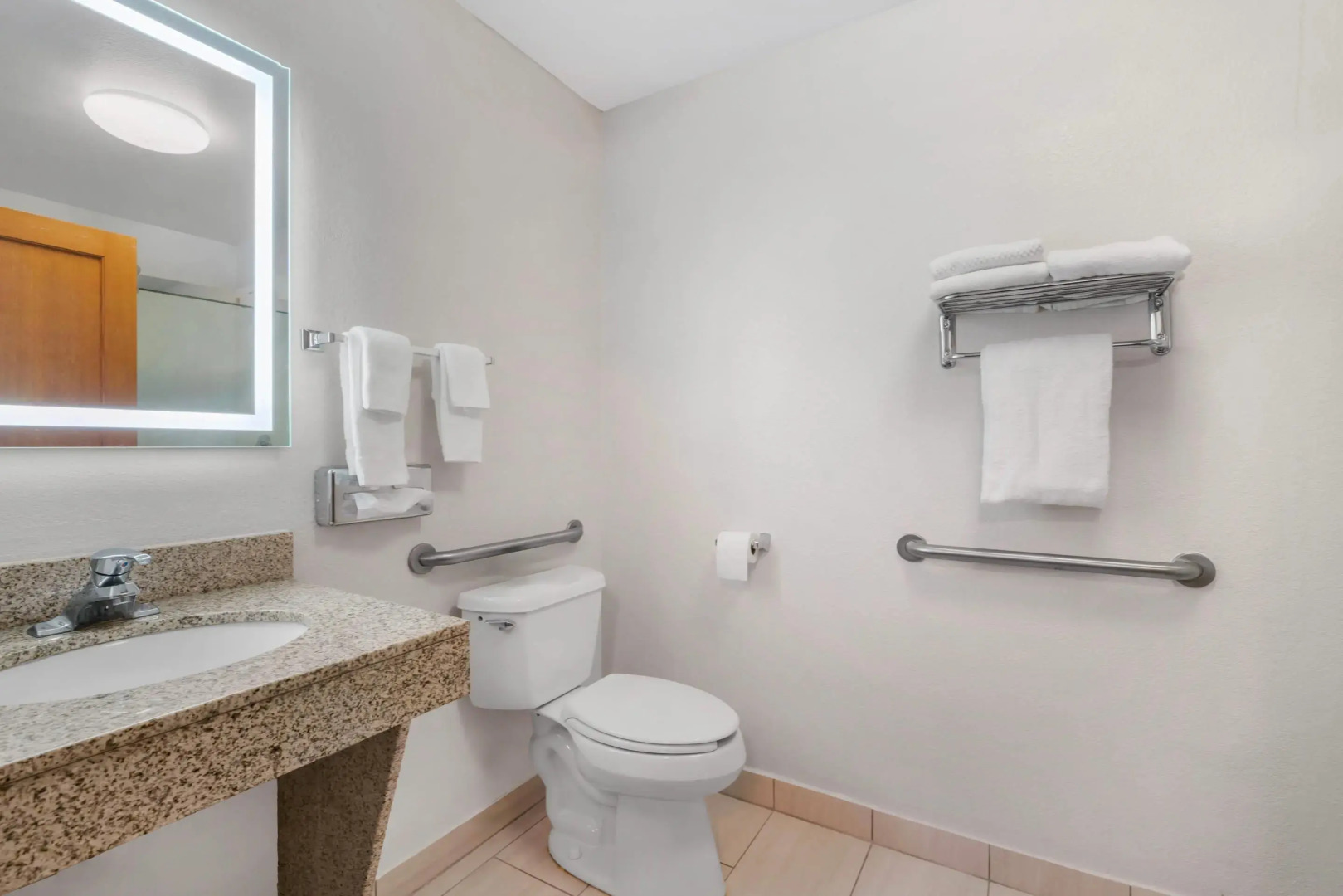 Comfort Inn & Suites Sheboygan I-43