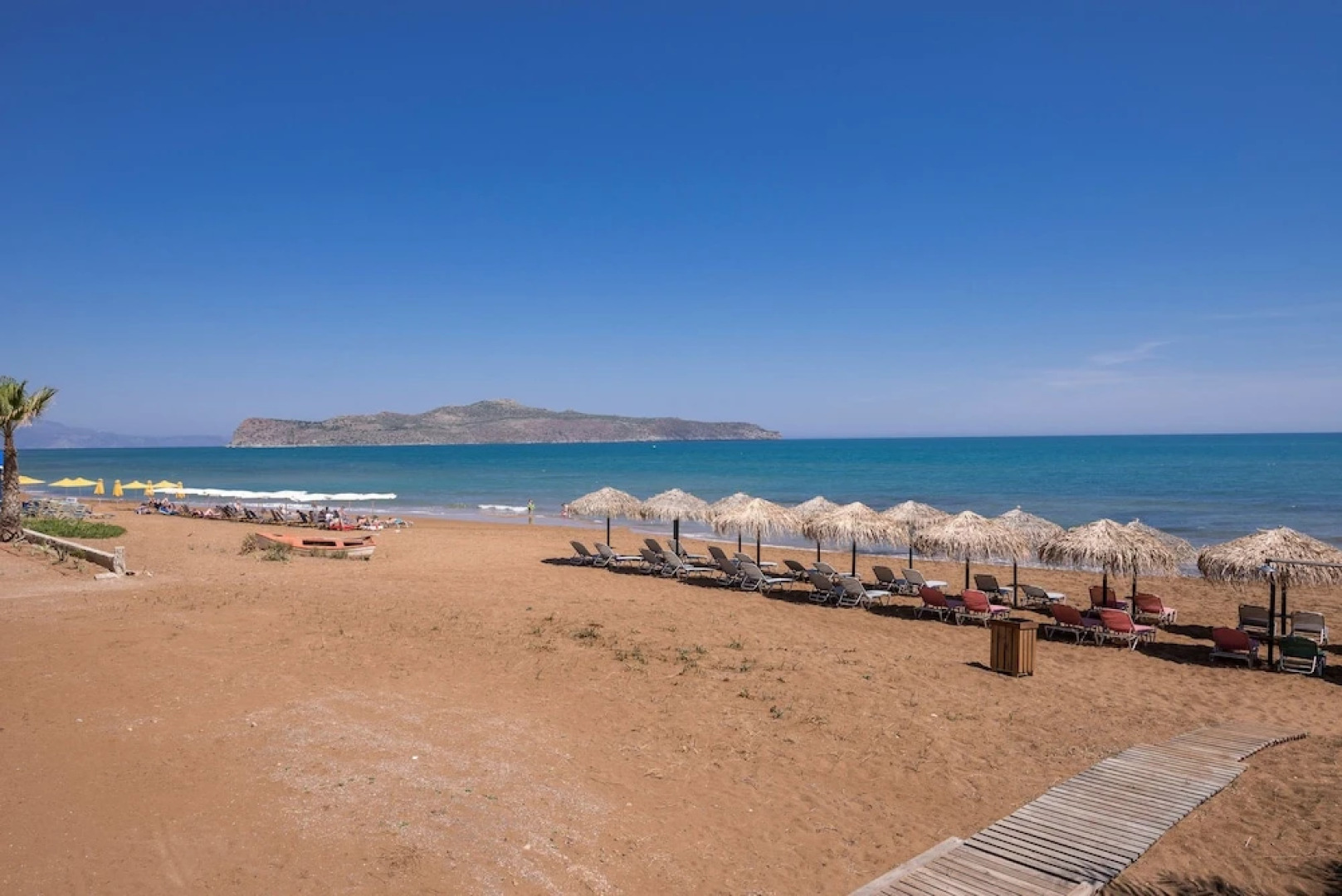 Steps to the Beach Spacious Home-Parking