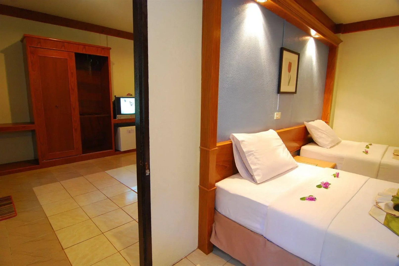 Lanta Nice Beach Resort