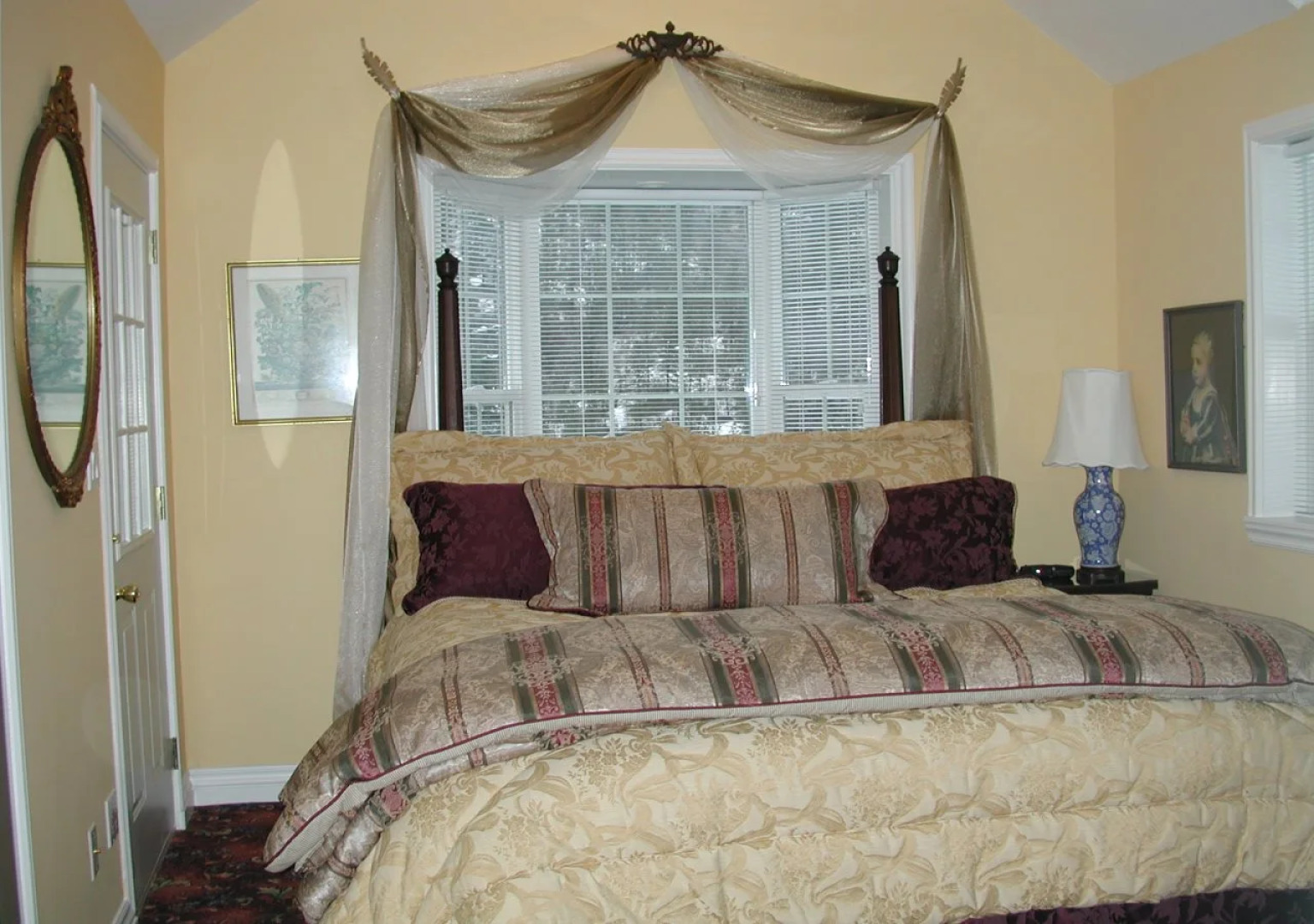 Hearthstone Elegant Lodge by the River