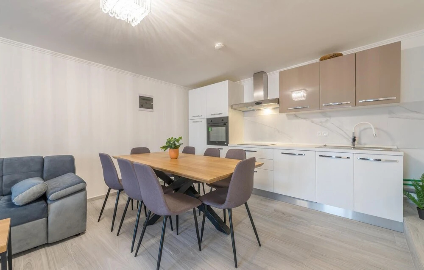 Stunning Home in Vrsi With 5 Bedrooms, Wifi and Outdoor Swimming Pool