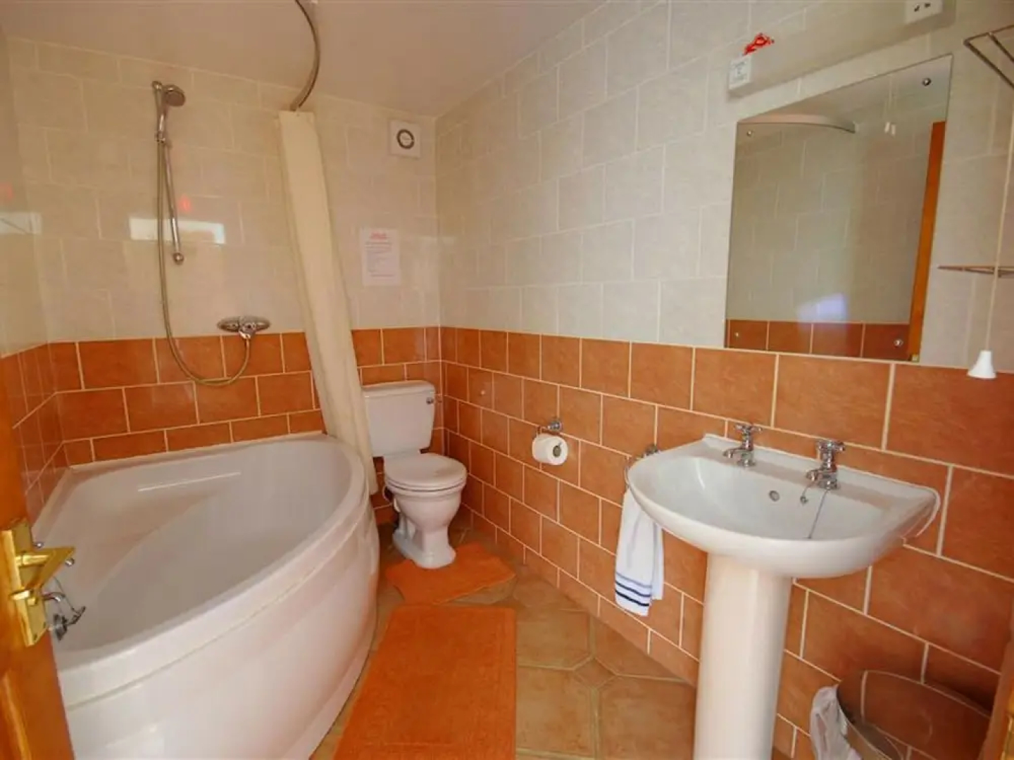 Pleasant holiday home in South Molton with Garden