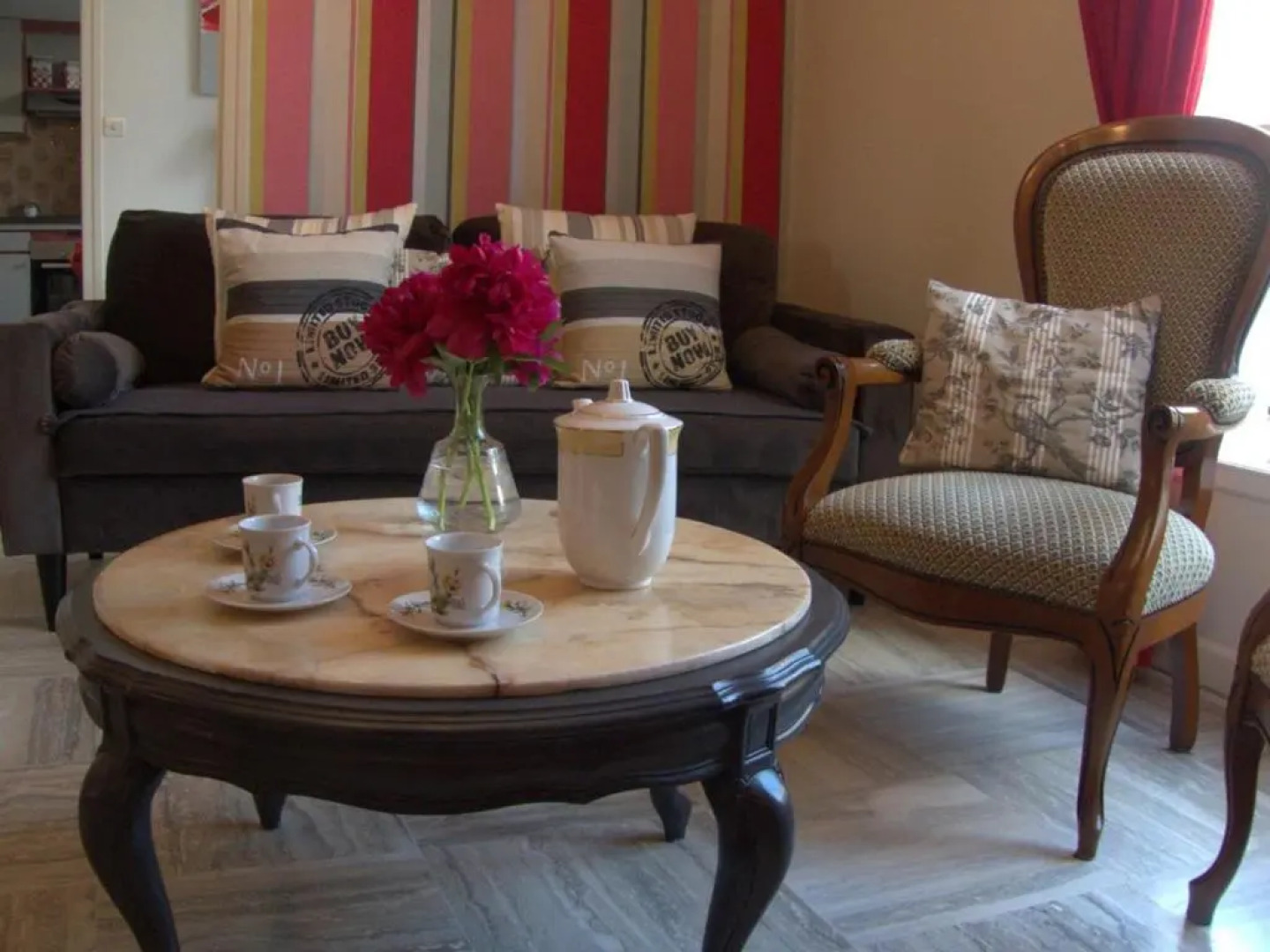 Gîte Cravant-les-Côteaux, 6 pièces, 10 personnes - FR-1-381-395